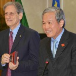 L'ambasciatore Straordinario e Plenipotenziario del Viet Nam, H.E. Mr. Cao Chinh Thien e il presidente del Rotary di Cassino